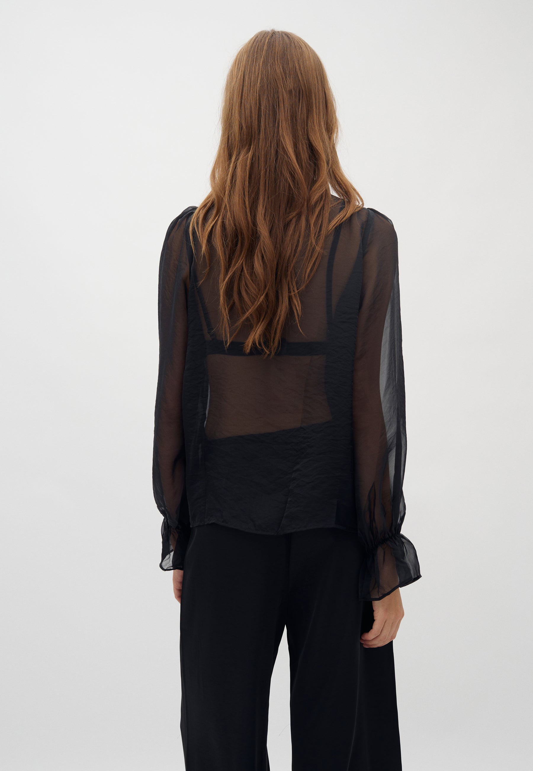 Gemina-M_Black_Model_2