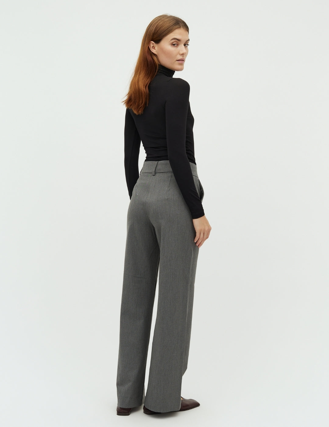Gennie_Medium Melange_Model_2